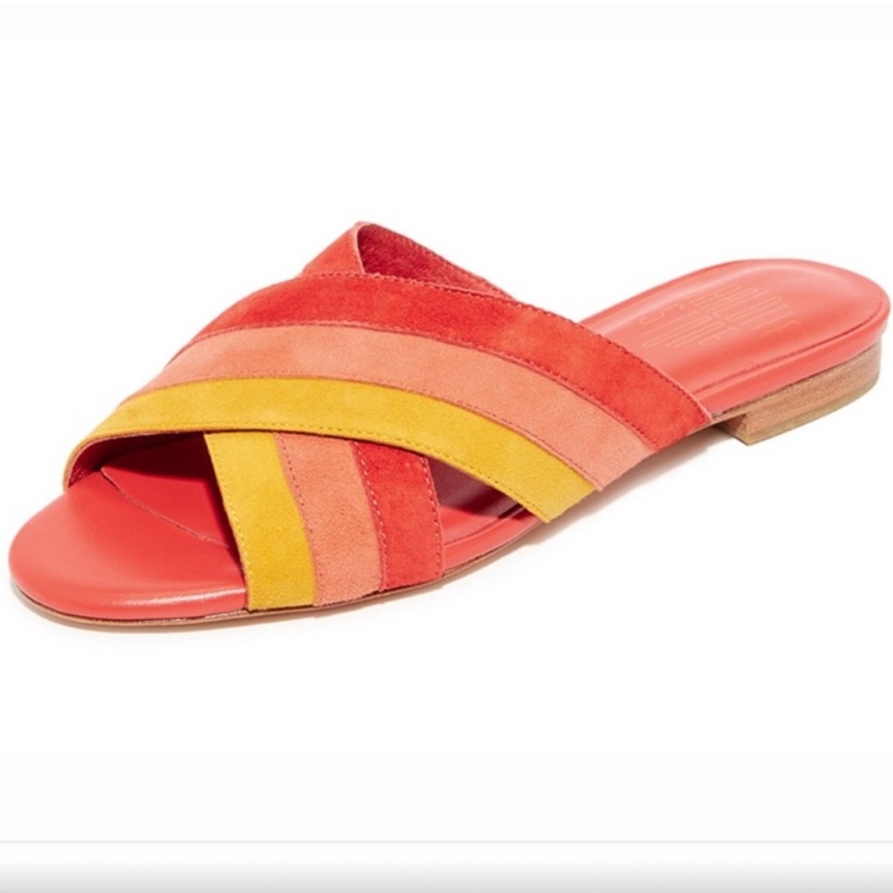 Charlotte Stone, tea, grenadine sandals